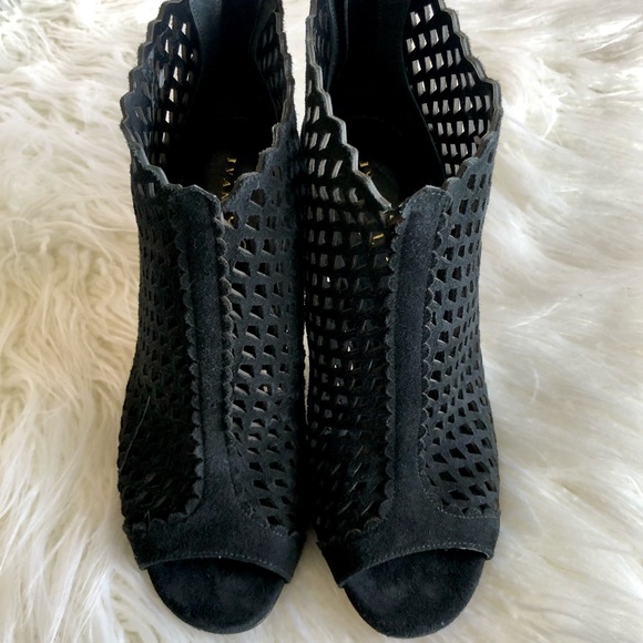 Ivanka Trump Didia Cutout Suede Bootie Black 7.5 - Picture 6 of 15